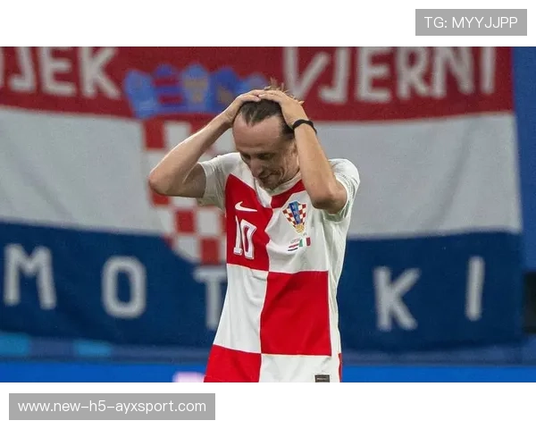 克罗地亚以莫德里奇为核心再度演练中场推进